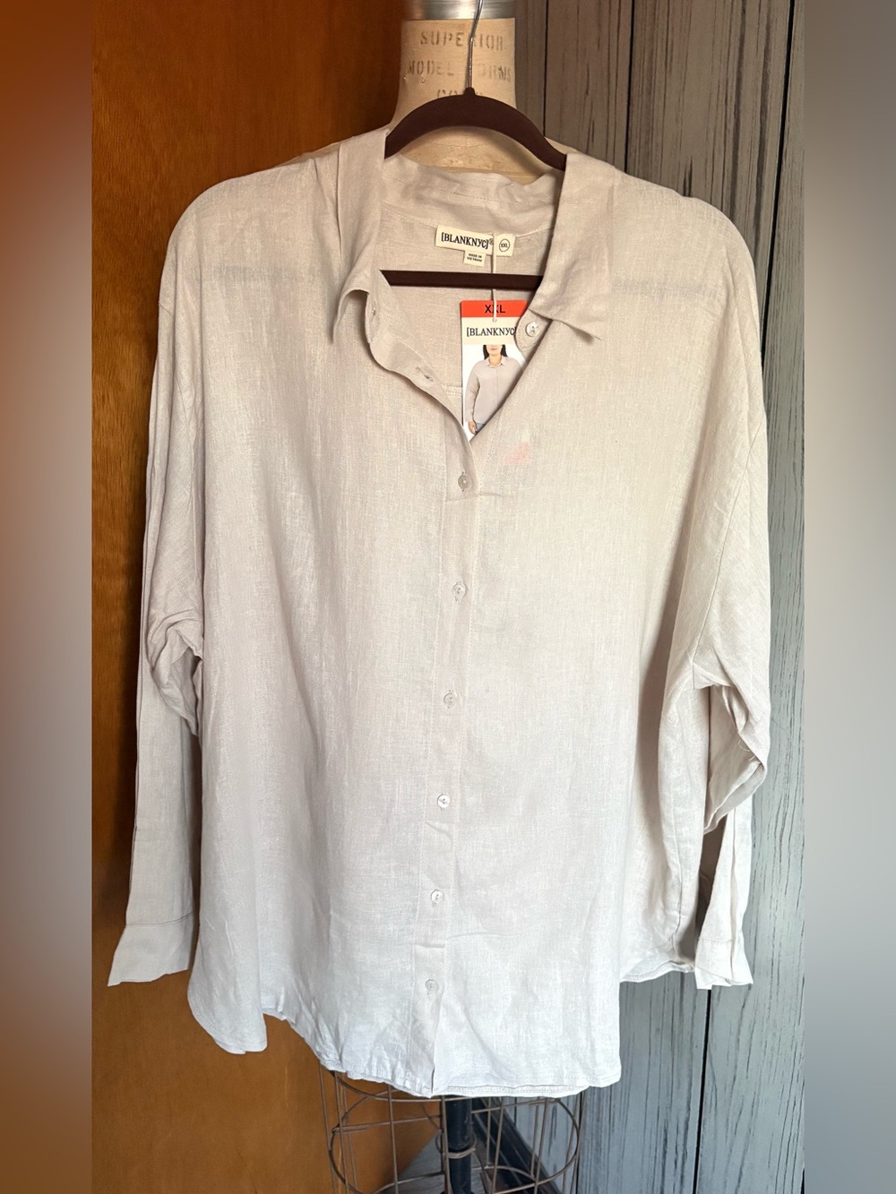 Blank NYC Women's linen blend Long Sleeve Button-Up Shirt in Light Beige XXL